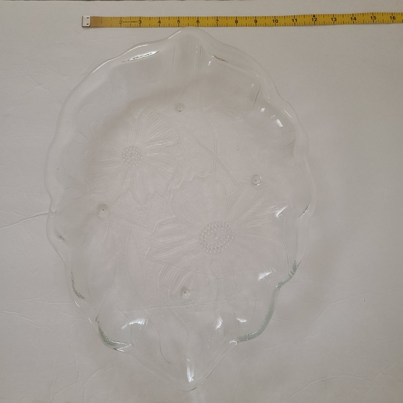 Vintage 90s Leaf Serving Dish - Picture 10 of 10